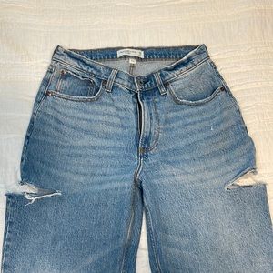 ABERCROMBIE CURVE LOVE JEANS